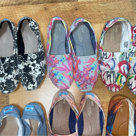 Toms Women's Colorful Flats Collection - Picture 3 of 12